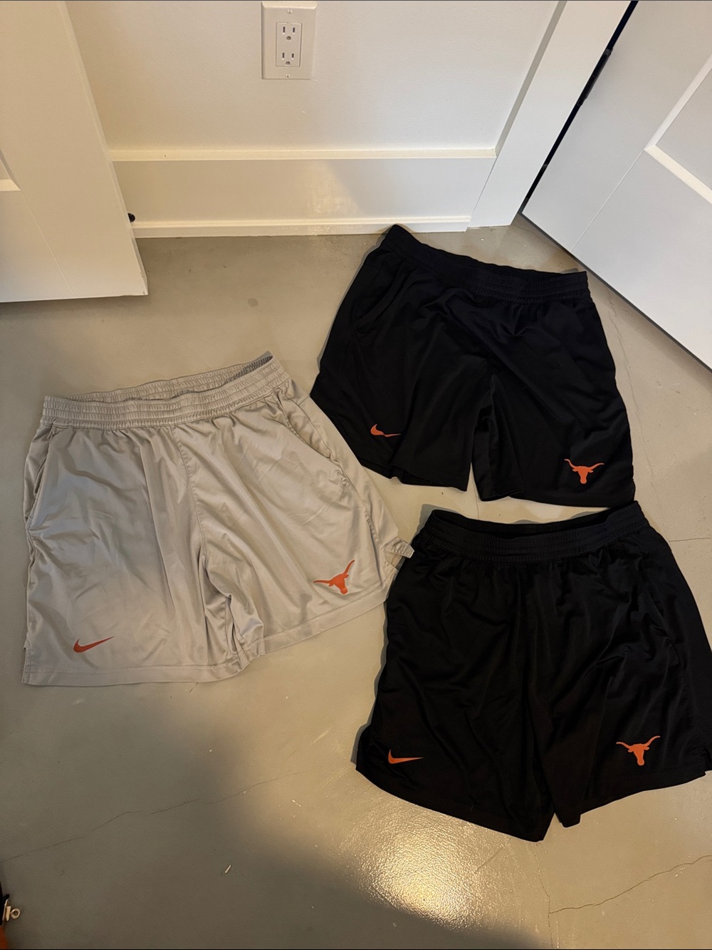 Nike Men's Athletic Shorts set with Orange Longhorn Logo - Black & Light Gray